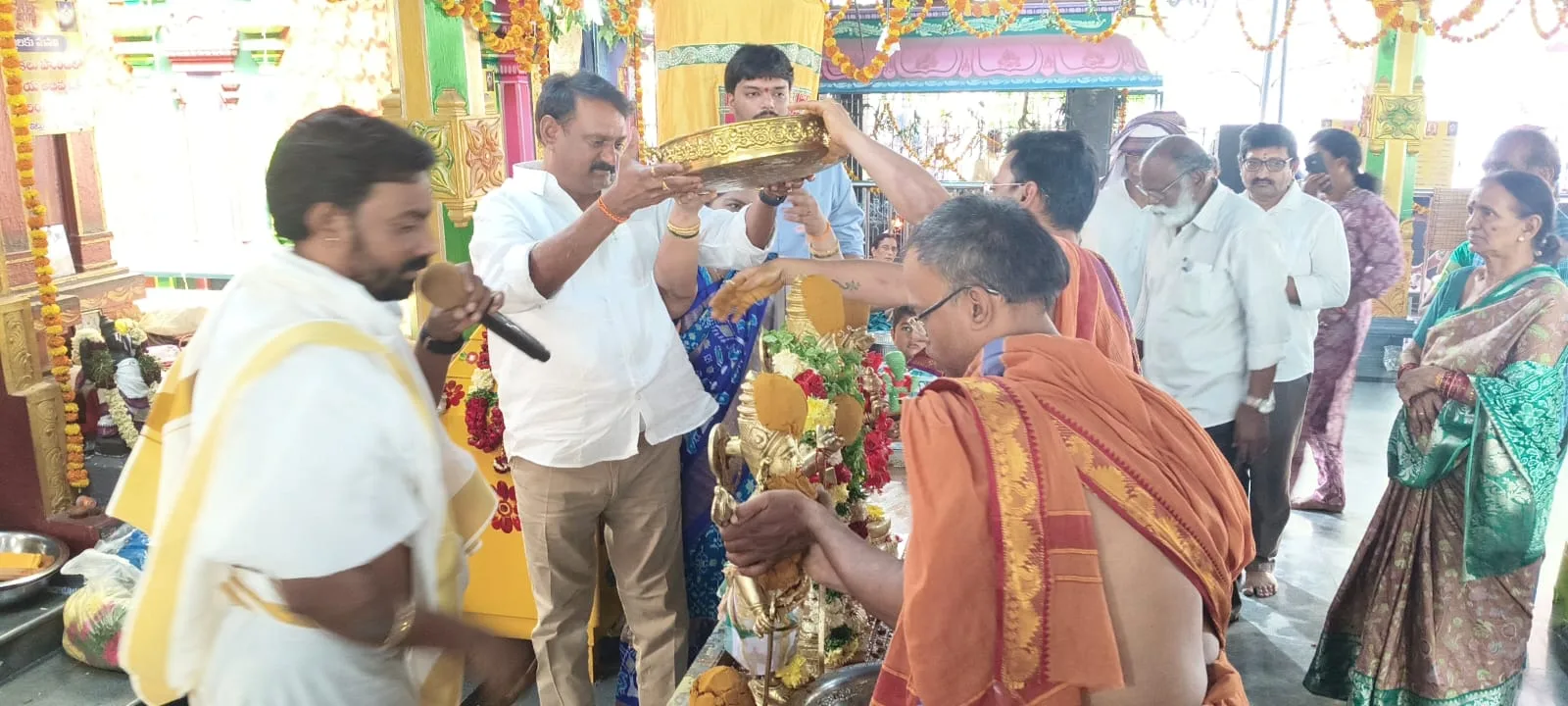 *హైదర్ నగర్ డివిజన్ HMT హిల్స్ ఆలయంలో వైభవంగా శ్రీరామ పట్టాభిషేక మహోత్సవం