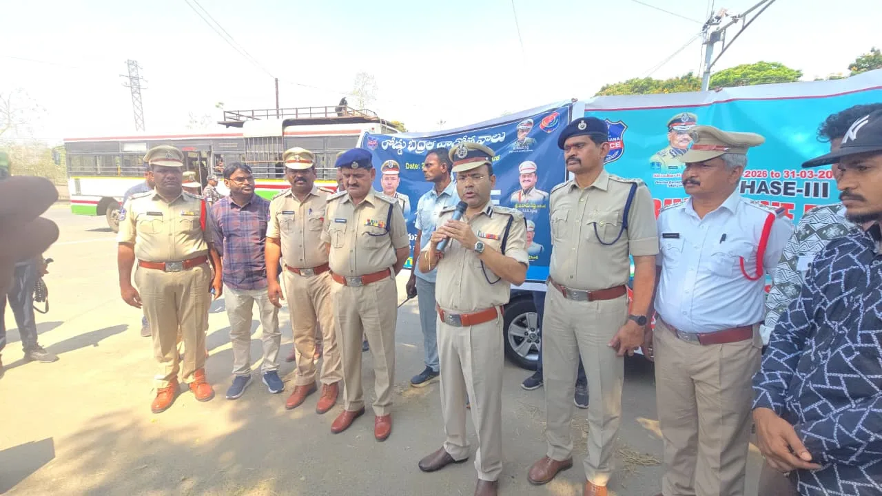 చిన్న దూరమైనా సీట్ బెల్ట్ ధరించండి… ప్రాణ రక్షణలో కీలక పాత్ర…