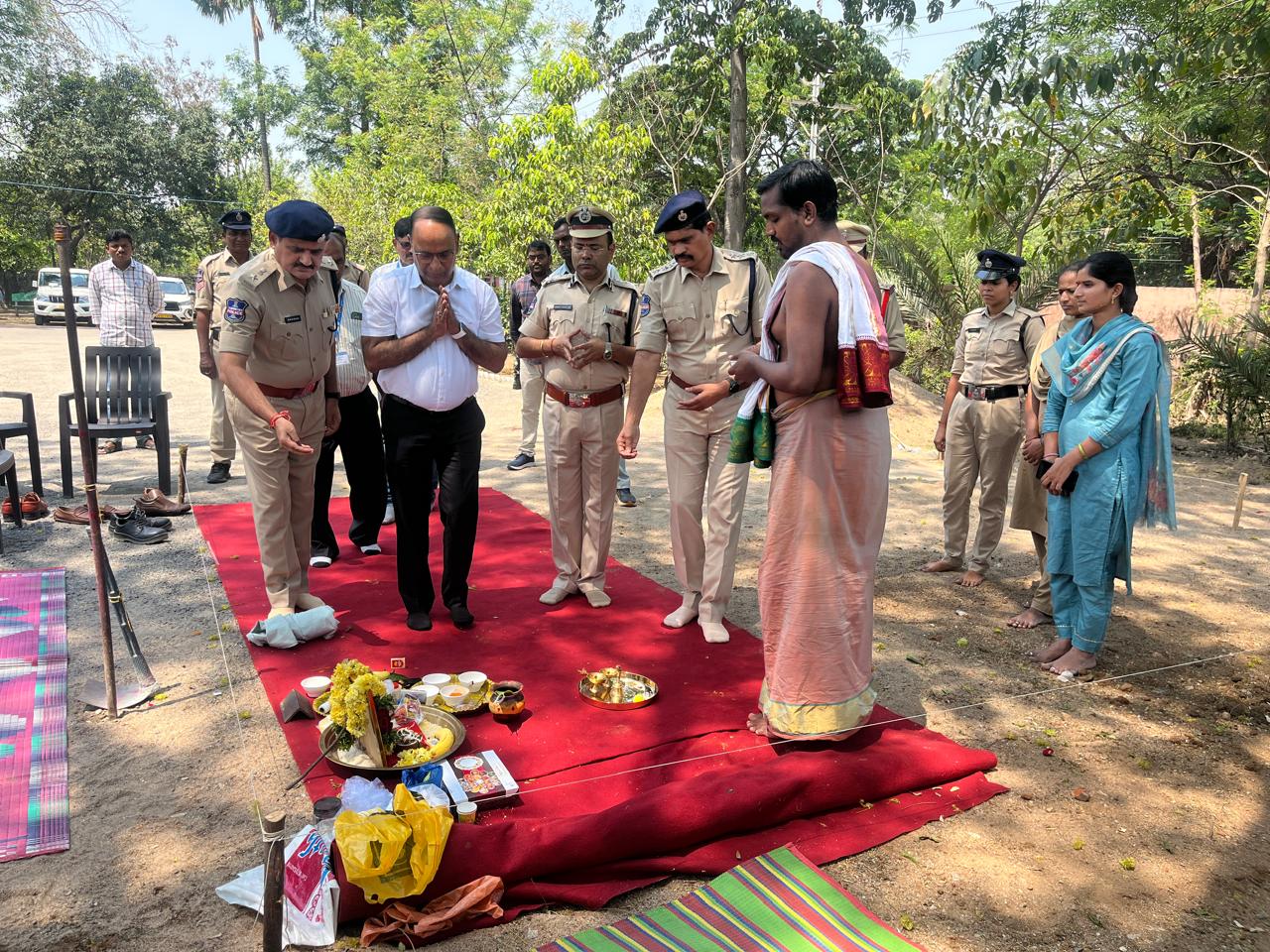 రామగుండం ఎన్టిపిసి ఆధ్వర్యంలో గోదావరిఖని పోలీస్ స్టేషన్ మహిళా విశ్రాంతి గదుల నిర్మాణానికి భూమిపూజ