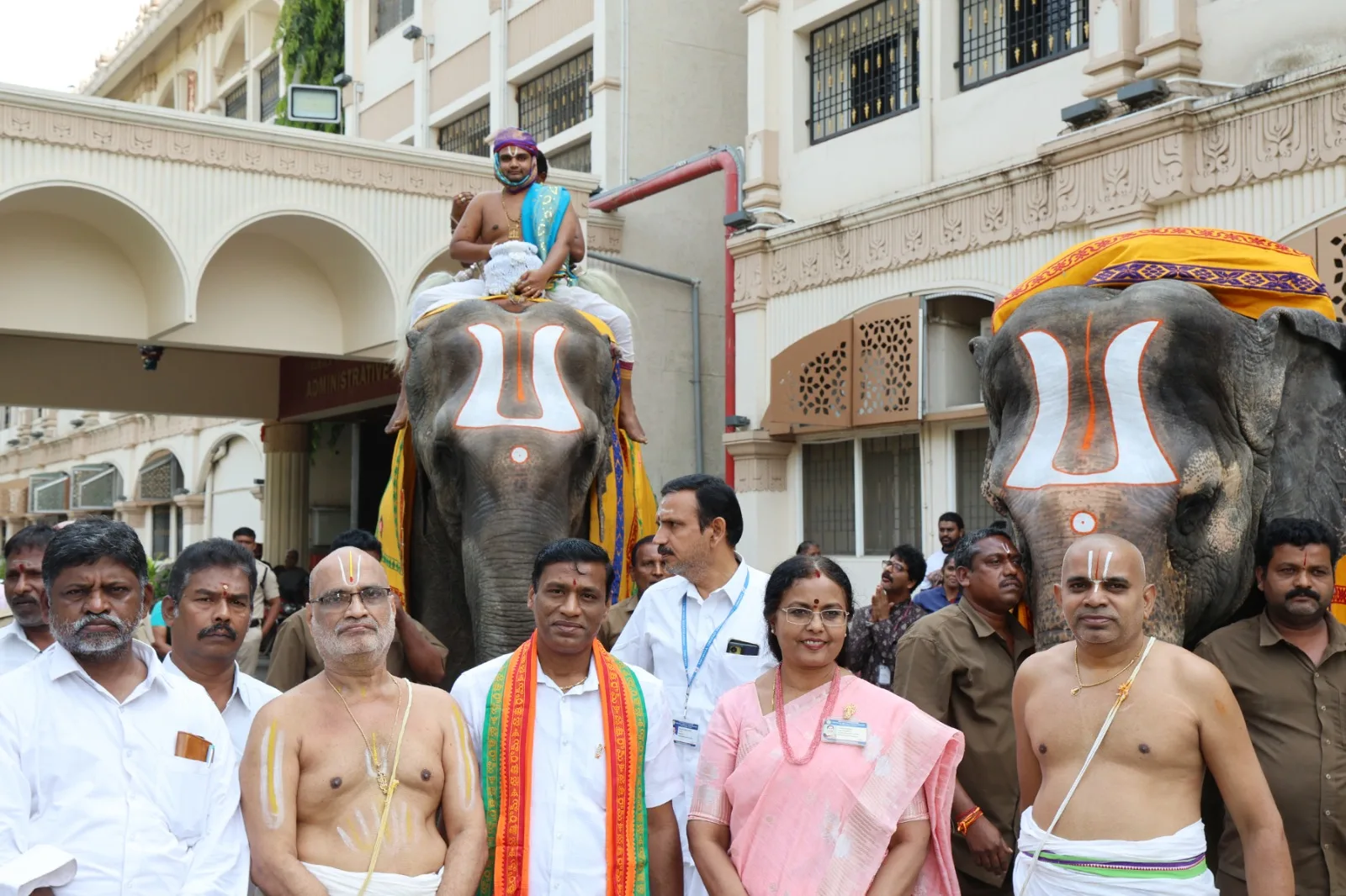 భక్తిభావంతో ముత్యాల తలంబ్రాల ఊరేగింపు