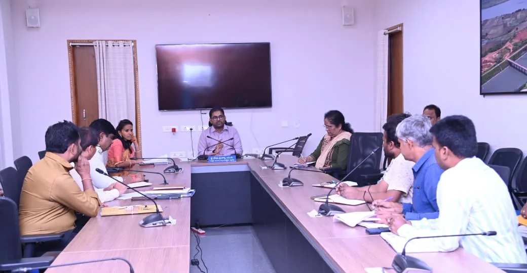 సమన్వయంతో అండర్ గ్రౌండ్ కేబుల్ పనులు చేపట్టాలి….
