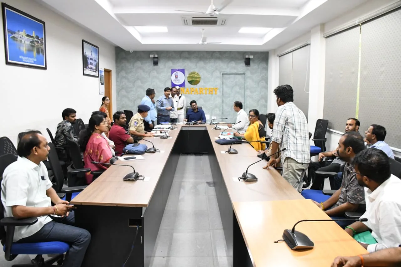 ప్రైవేట్ ఆస్పత్రులు, క్లినిక్లు ఎస్టాబ్లిష్మెంట్ యాక్ట్ నిబంధనలను పాటించాలని ఆదేశించిన……….. జిల్లా కలెక్టర్ ఆదర్శ సురభి