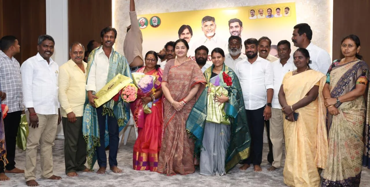 గత ప్రభుత్వం స్థానిక సంస్థలను నిర్వీర్యం చేసింది.