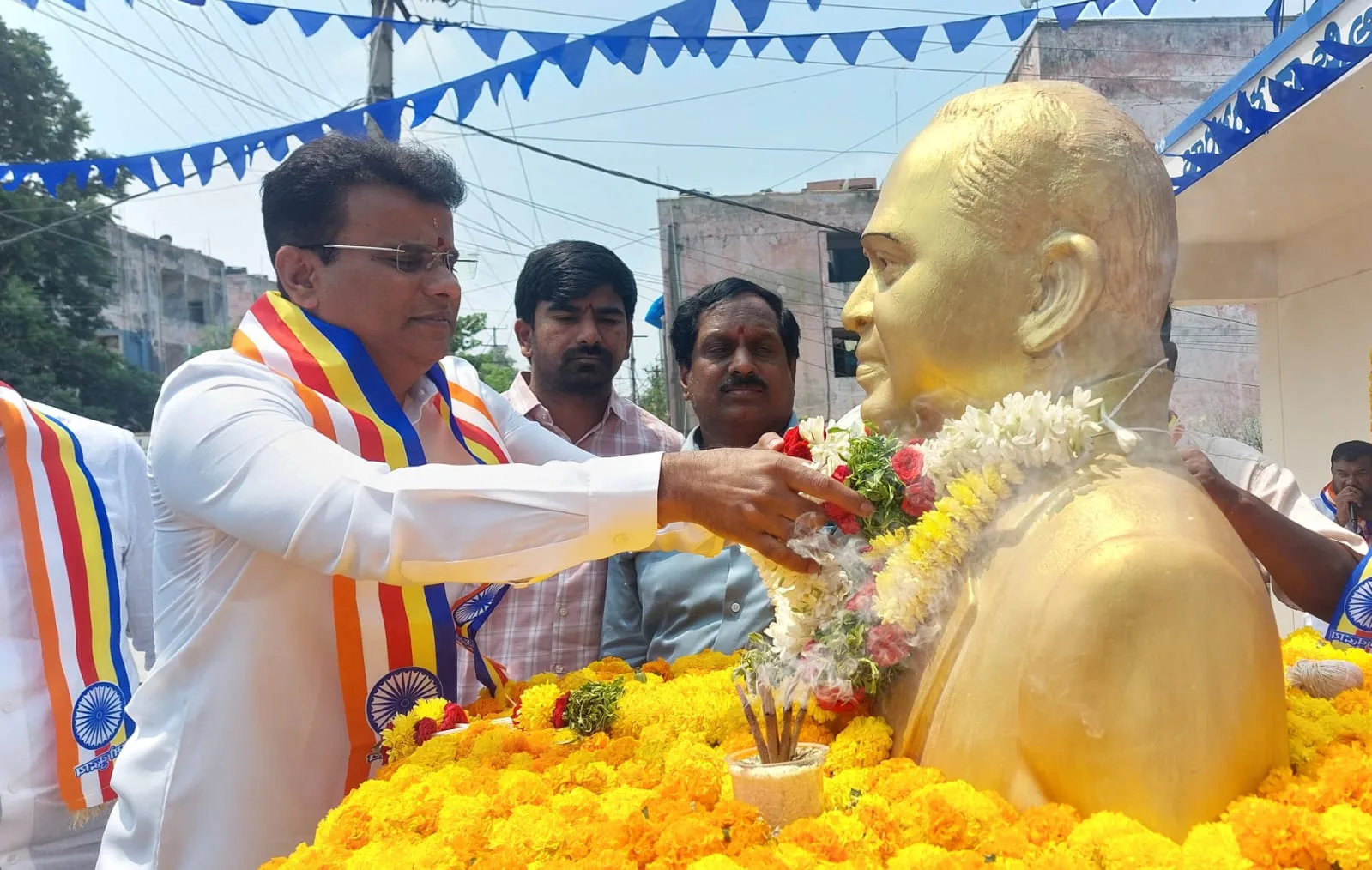 డాక్టర్ బి.ఆర్ అంబేద్కర్ సామూహిక భవనంను ప్రారంభించిన  కేపీ. వివేకానంద్ …