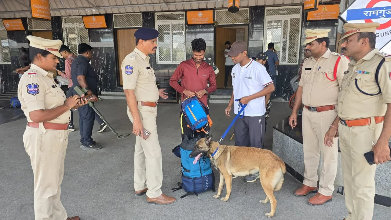 రామగుండం రైల్వే స్టేషన్‌లలో పోలీసుల విస్తృత తనిఖీలు….….