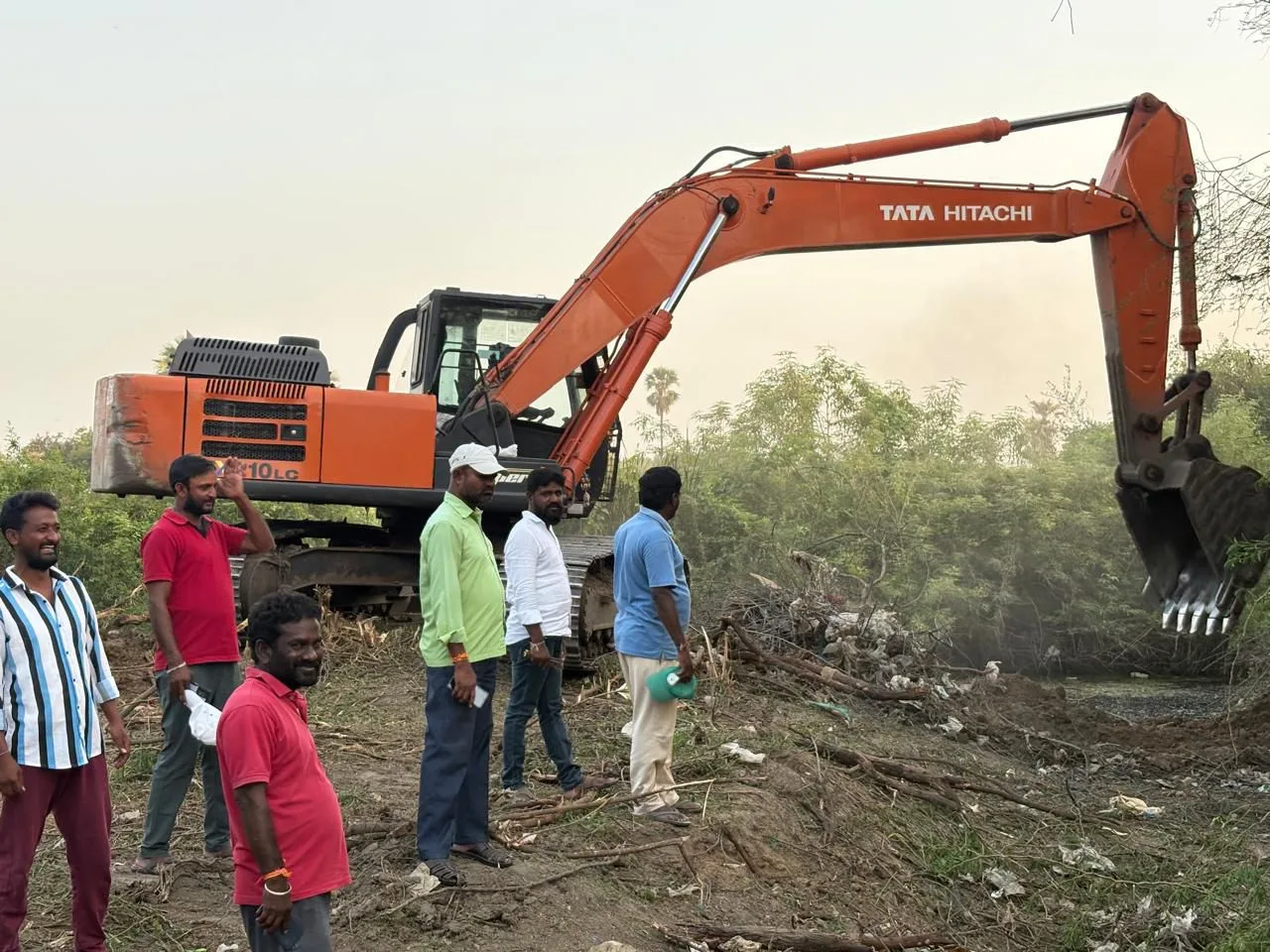 మడికొండ చెరువులో కలుషిత నీటి సమస్యకు తక్షణ పరిష్కారం చూపిన – ఎమ్మెల్యే నాగరాజు …