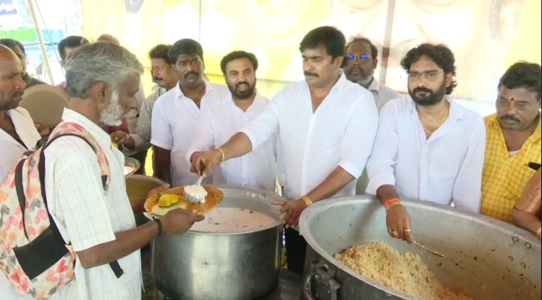 టీడీపీ నేత “పులుగోరు” జన్మదిన వేడుకలు