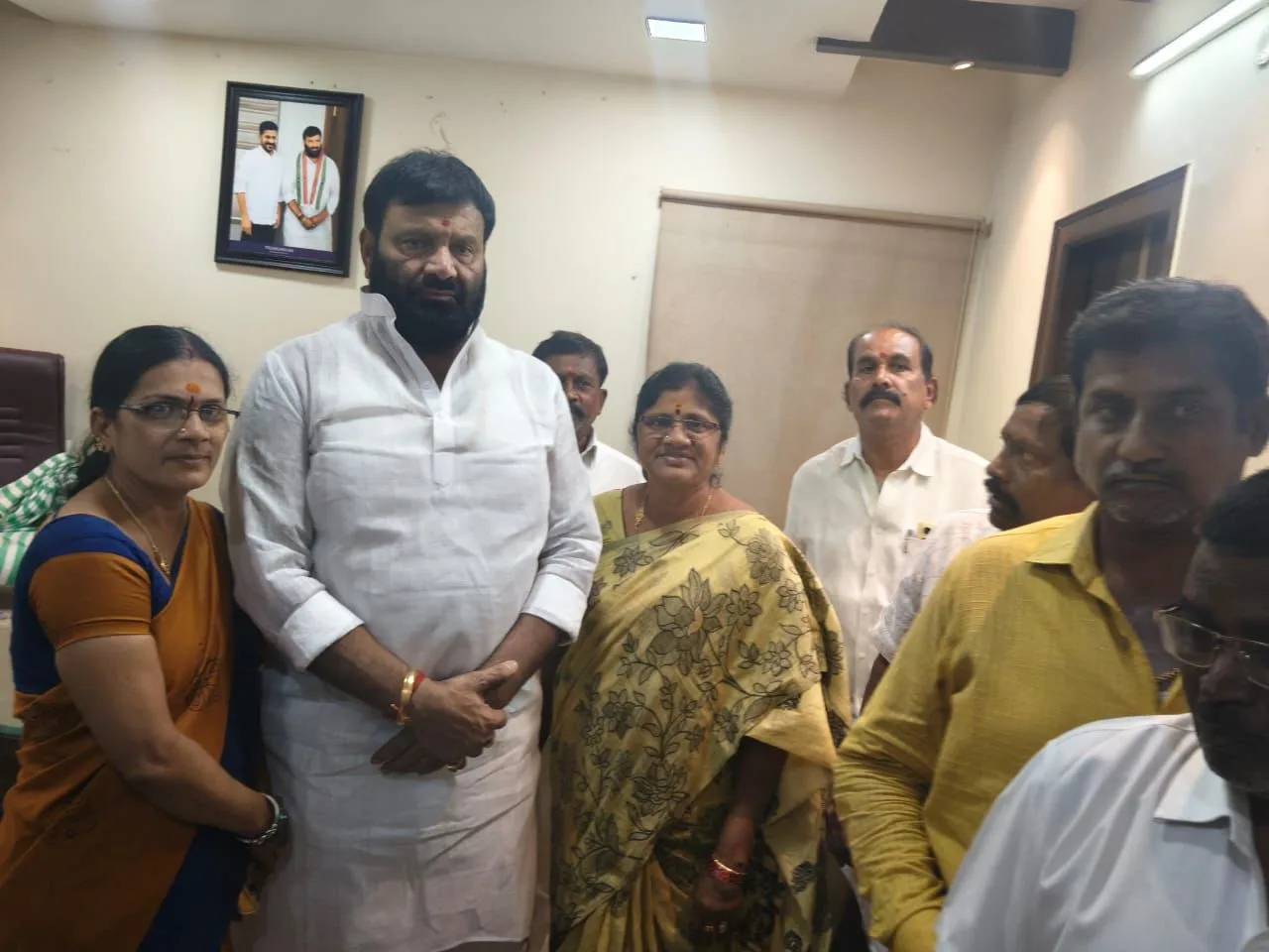 కుత్బుల్లాపూర్ మాజీ శాసనసభ్యులు కూన శ్రీశైలం గౌడ్ ని పలు సమస్యలపై కలిసిన గణేష్ నగర్ వెల్ఫేర్