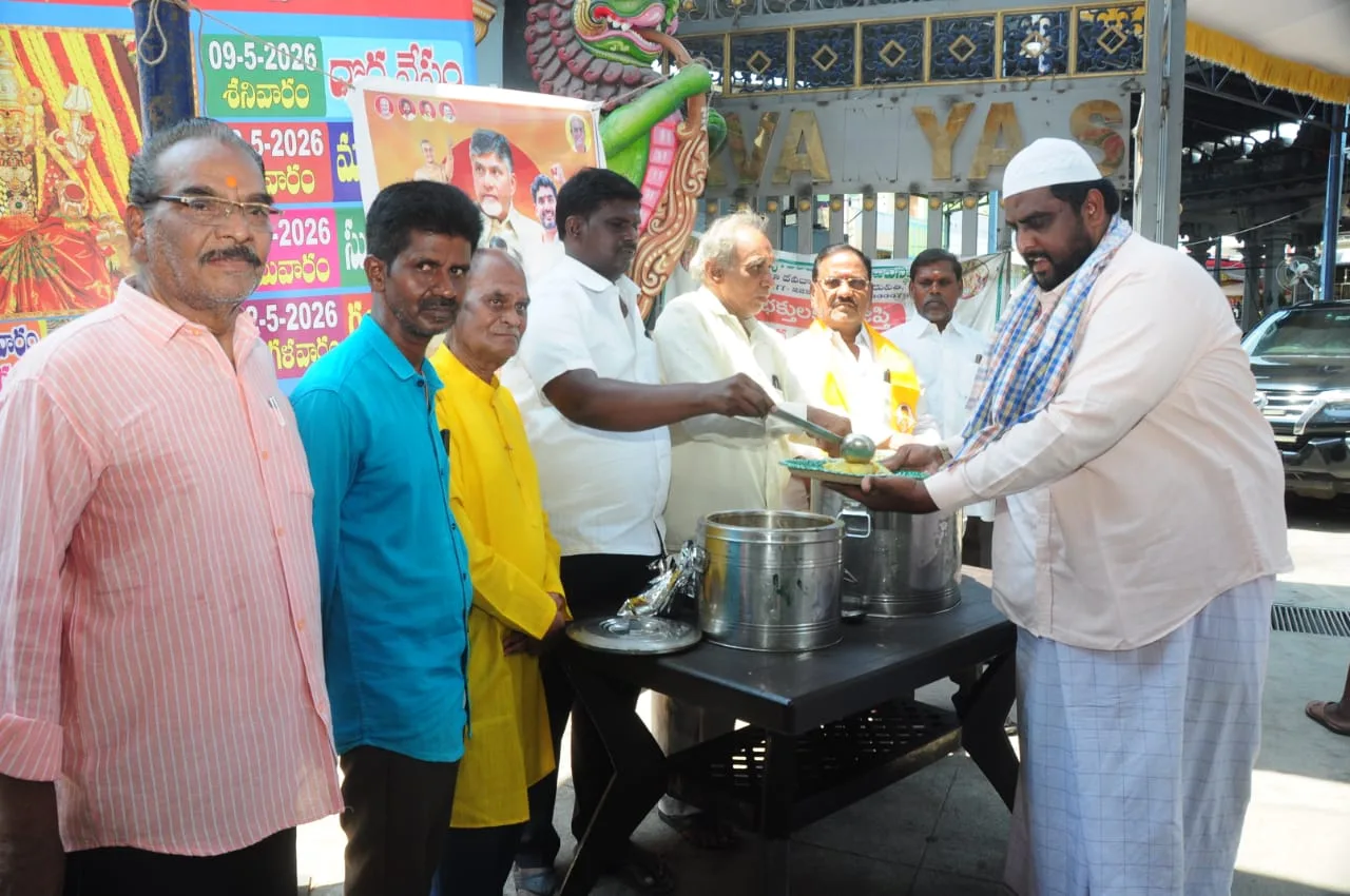 సీఎం జన్మదిన వేడుకల్లో అన్నదానం