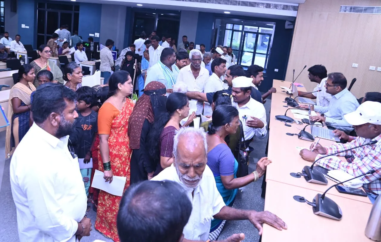 ప్రజావాణి అర్జీలకు ప్రాధాన్యం….. పెండింగ్ లేకుండా వెంటనే పరిష్కారం కలెక్టర్ కోయ శ్రీహర్ష….”