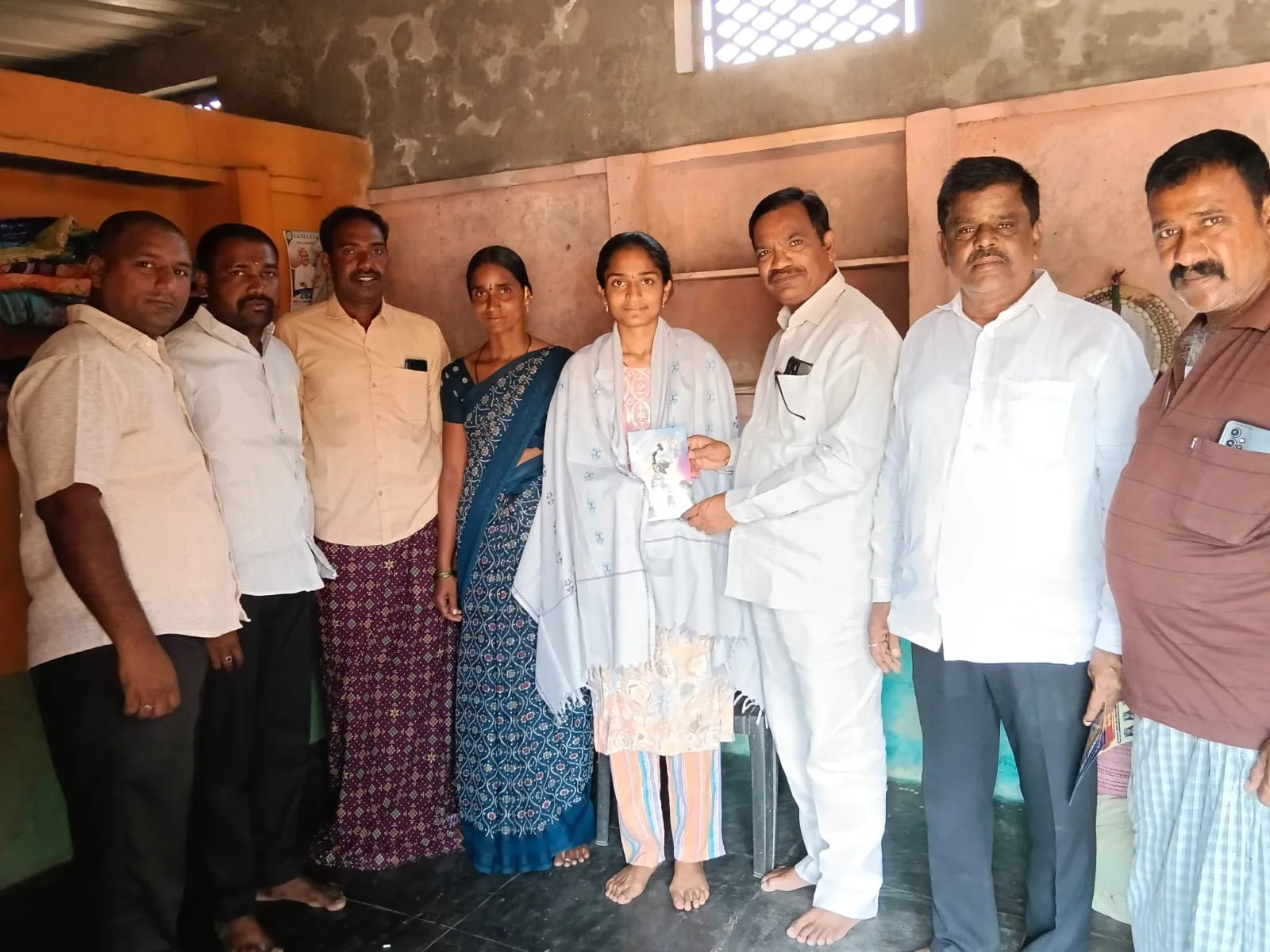 ఇంటర్మీడియట్ ఫలితాలలో ప్రతిభచూపిన తాటిపాముల విద్యార్థులను