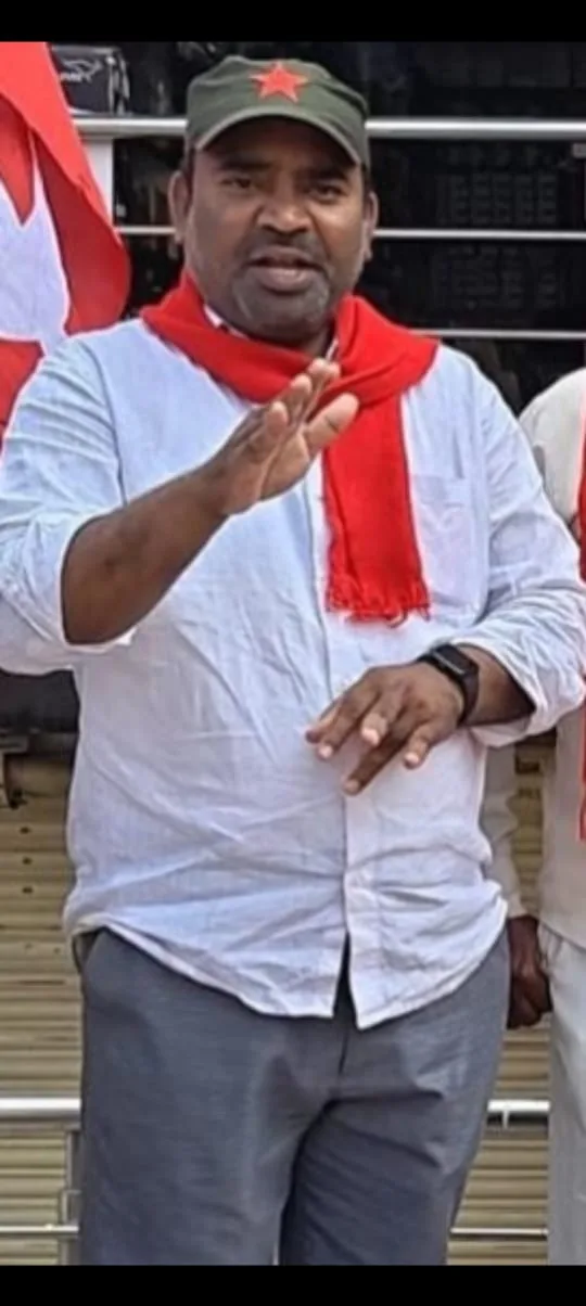 చిరు వ్యాపారుల పోట్టగొట్టడం అన్యాయం.