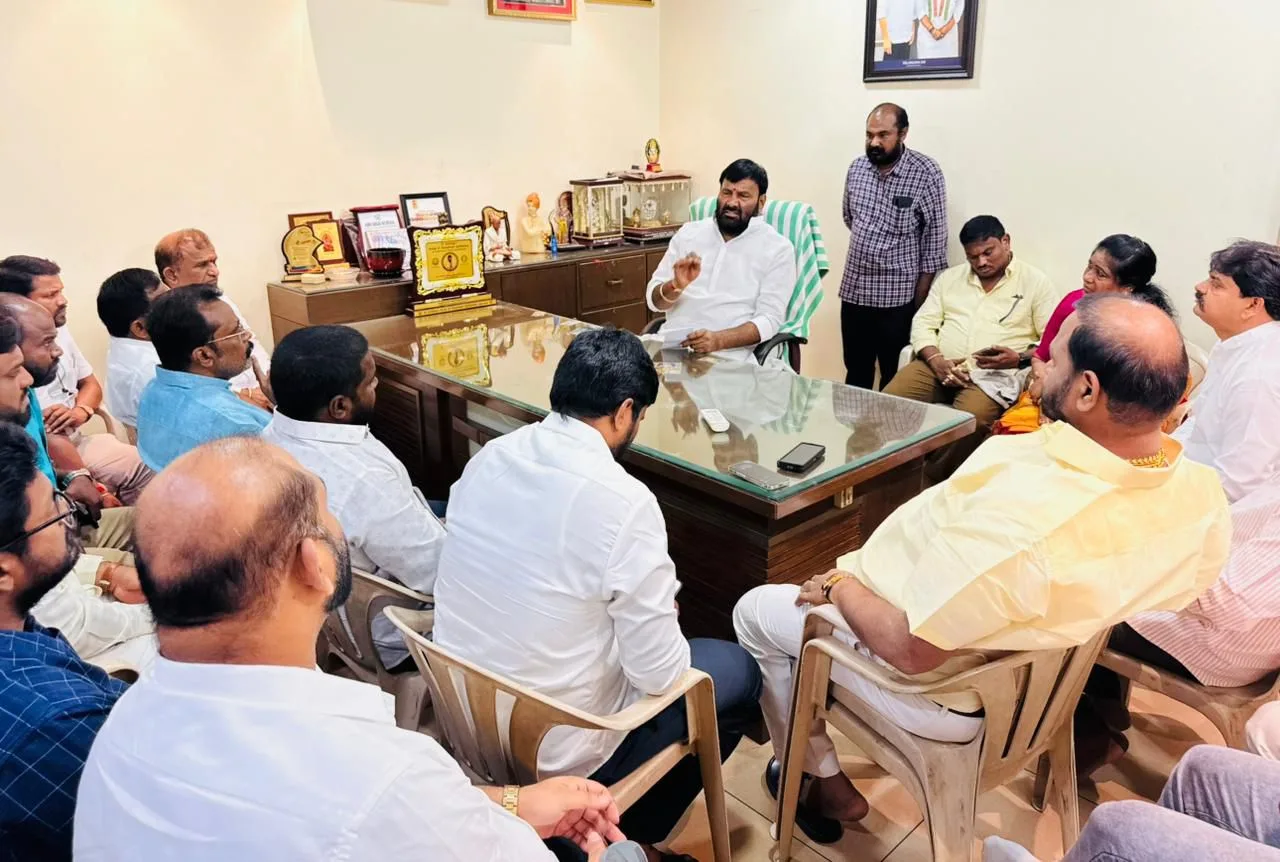 గాజులరామారం సర్కిల్ కాంగ్రెస్ పార్టీ ముఖ్య నాయకుల సన్నాక సమావేశం