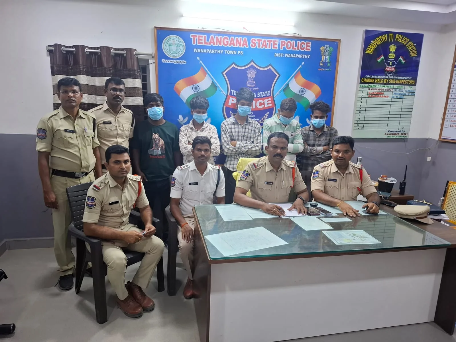 రెండు కేజీల గంజాయి మూడు స్కూటీలు స్వాధీనం,ఐదుగురు అరెస్ట్