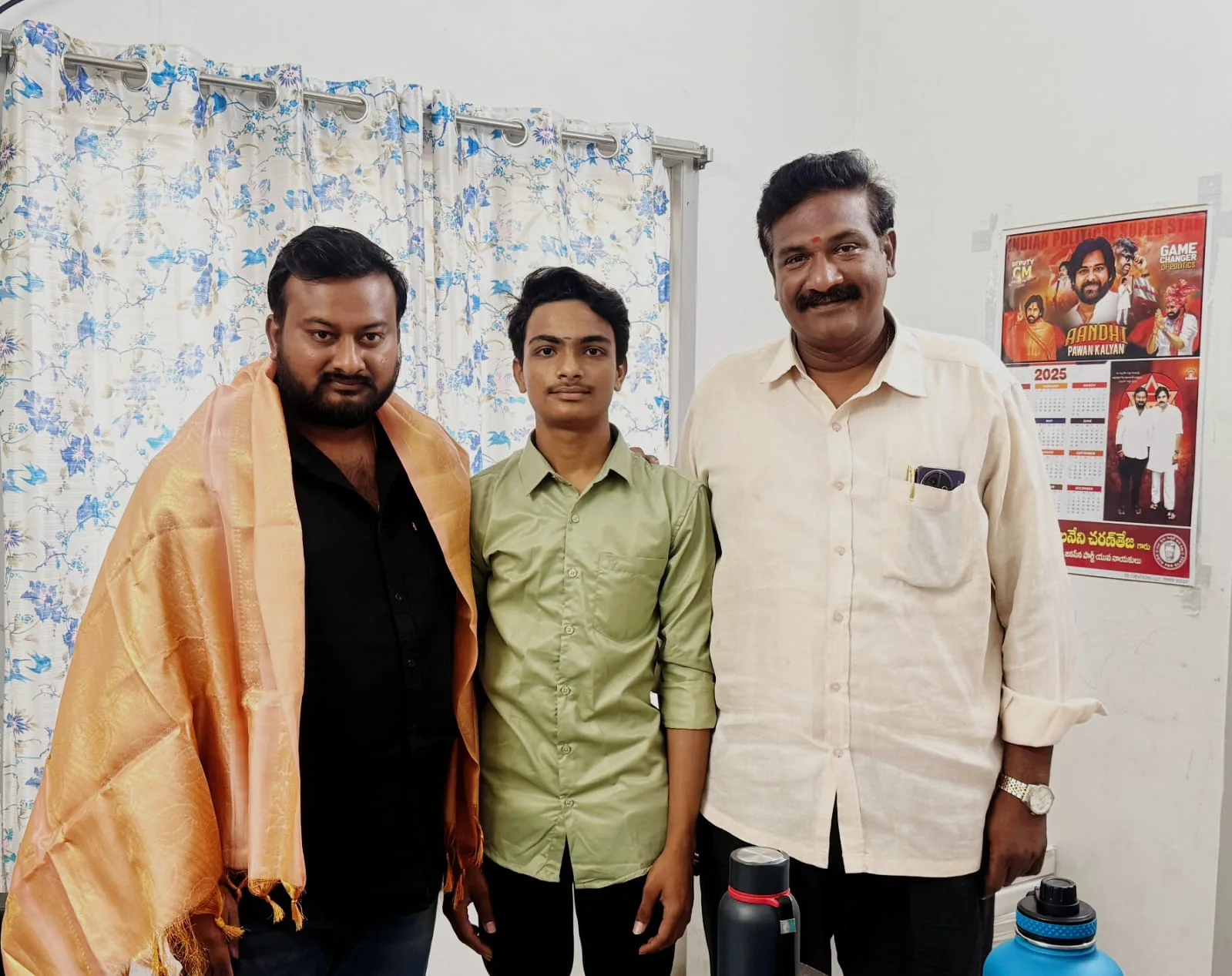 పదవ తరగతిలో ప్రతిభ, విద్యార్థి సంతోష్ కుమార్‌కు అభినందనలు