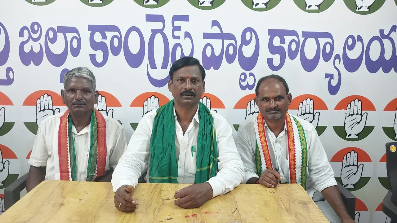 పదేండ్లు రైతుల్ని మోసగించి ఇప్పుడుమొసలి కన్నీరు కారుస్తూ కారు కూతలు కూయడం మానుకోవాలి