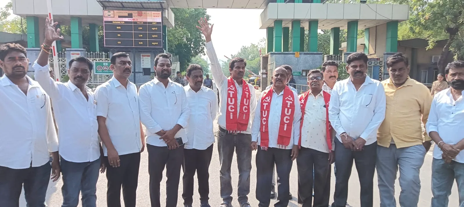 ఆర్‌ఎఫ్‌సీఎల్ కార్మికుల న్యాయపోరాటానికి అఖండ సంఘీభావం…..….