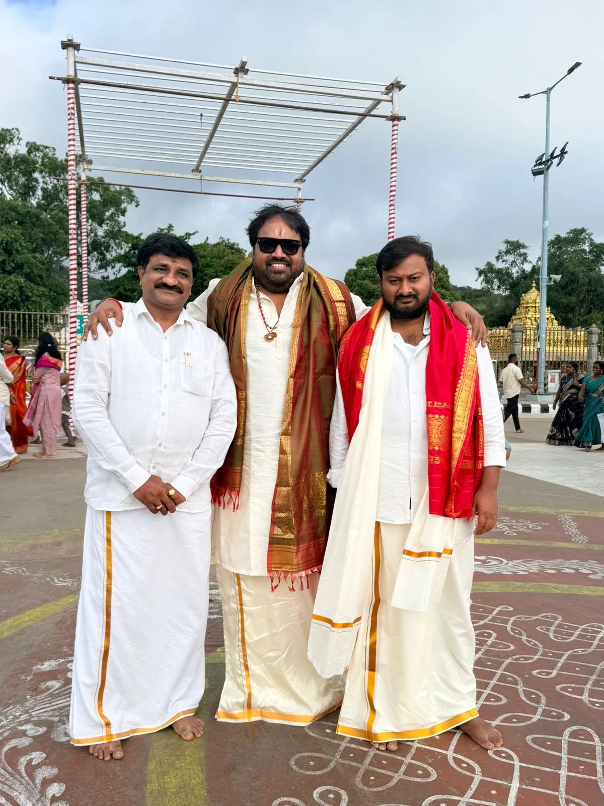 తిరుమల శ్రీవారిని దర్శించుకున్న జనసేన యువనేత మండలనేని చరణ్ తేజ