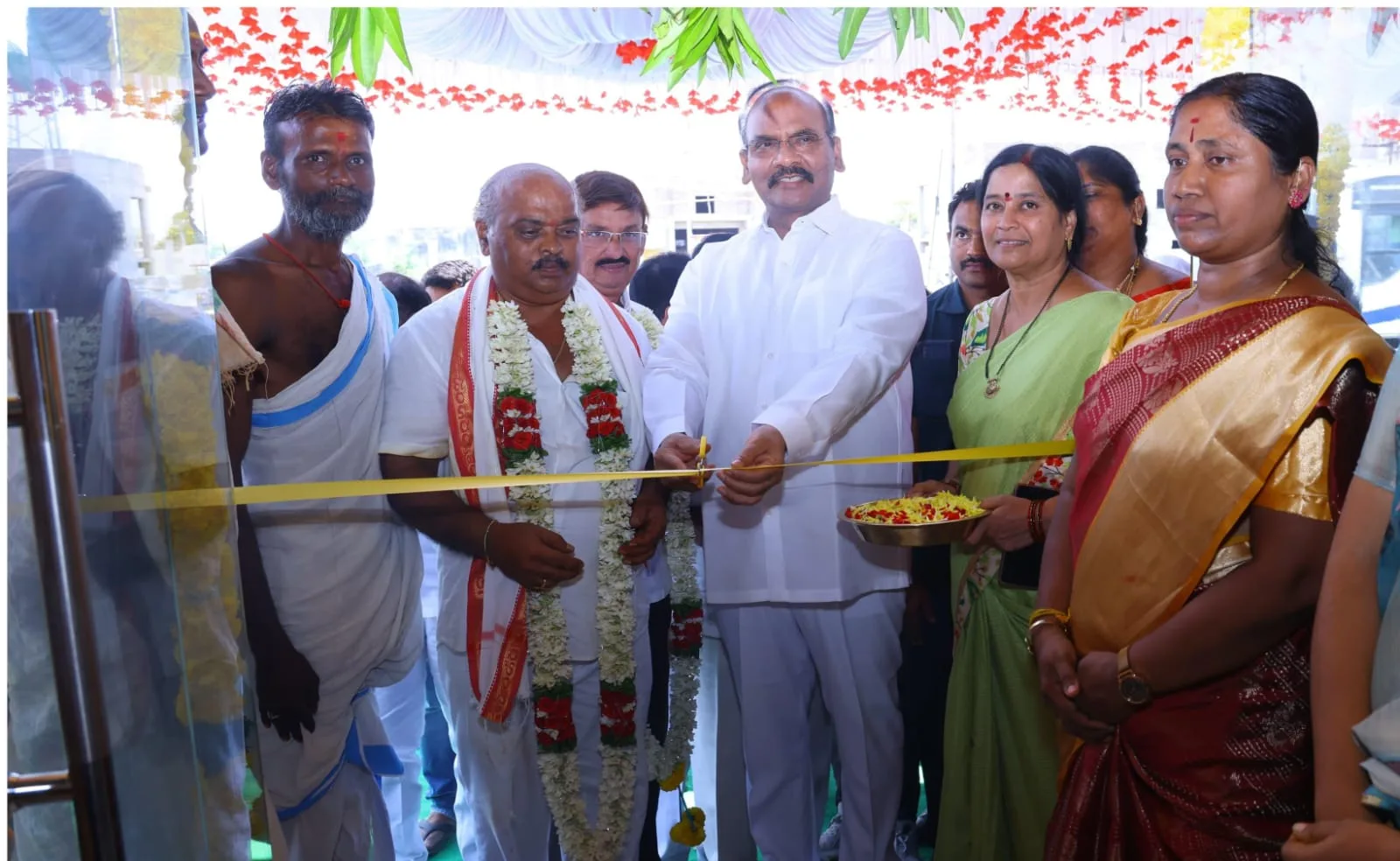 చిలకలూరిపేట పట్టణంలోని, గుంటూరు రోడ్డు, ఏఎంజీ స్కూల్