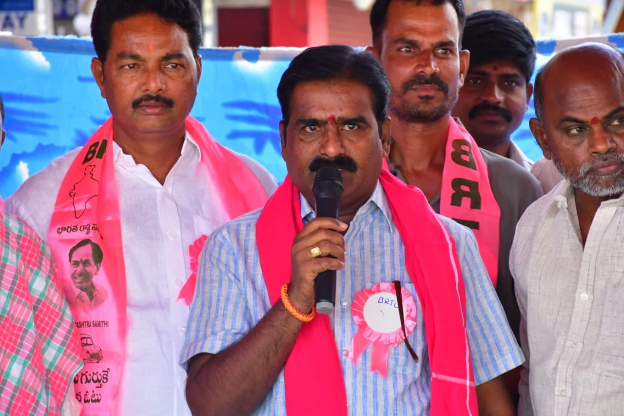 అభివృద్ధి నిరంజనుడిది…ఆర్భాటాలు ఎం.ఎల్.ఏవి మంత్రులవి………… జిల్లా అధికార ప్రతినిధి వాకిటి శ్రీధర్.