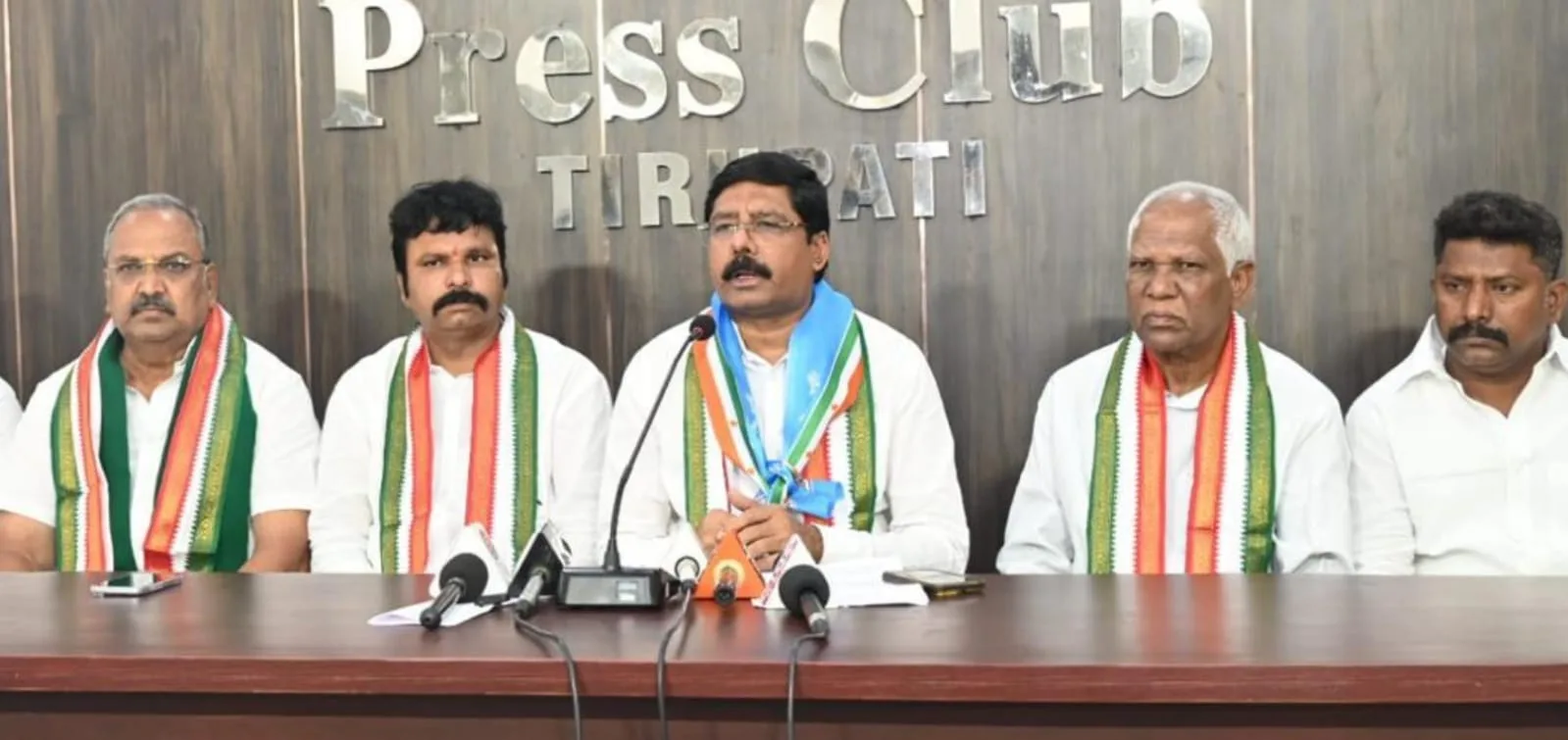 కేంద్రం నిర్లక్ష్యంతో 22 లక్షల విద్యార్థులకు శాపం