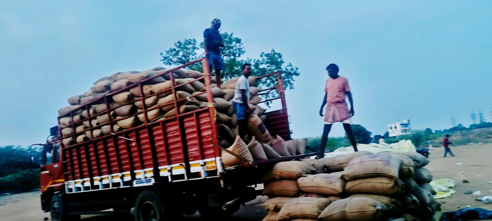 ఎమ్మెల్యే జిఎంఆర్ ఆదేశాలతో__ముమ్మరంగా వడ్ల కొనుగోలు