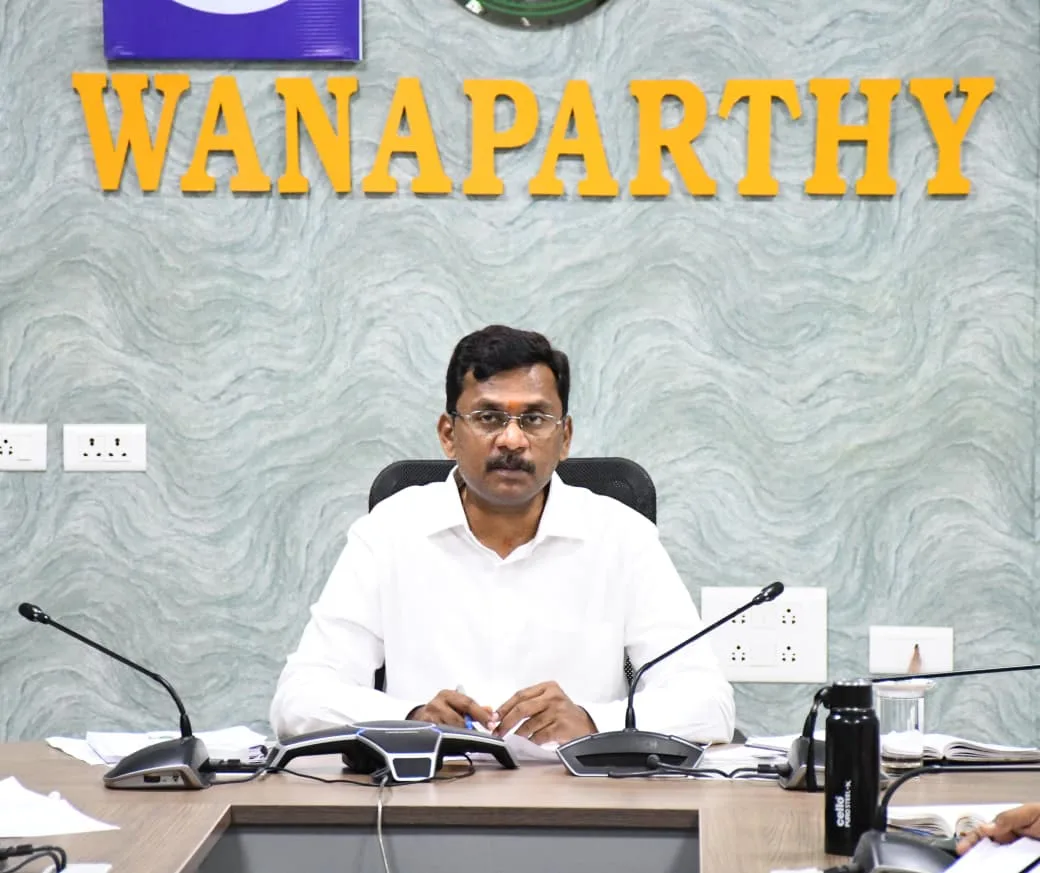 ప్రతి కొనుగోలు కేంద్రం వద్ద అవసరమైనన్ని లారీల నుంచి ధాన్యాన్ని మిల్లులకు తరలించాలని ఆదేశించిన