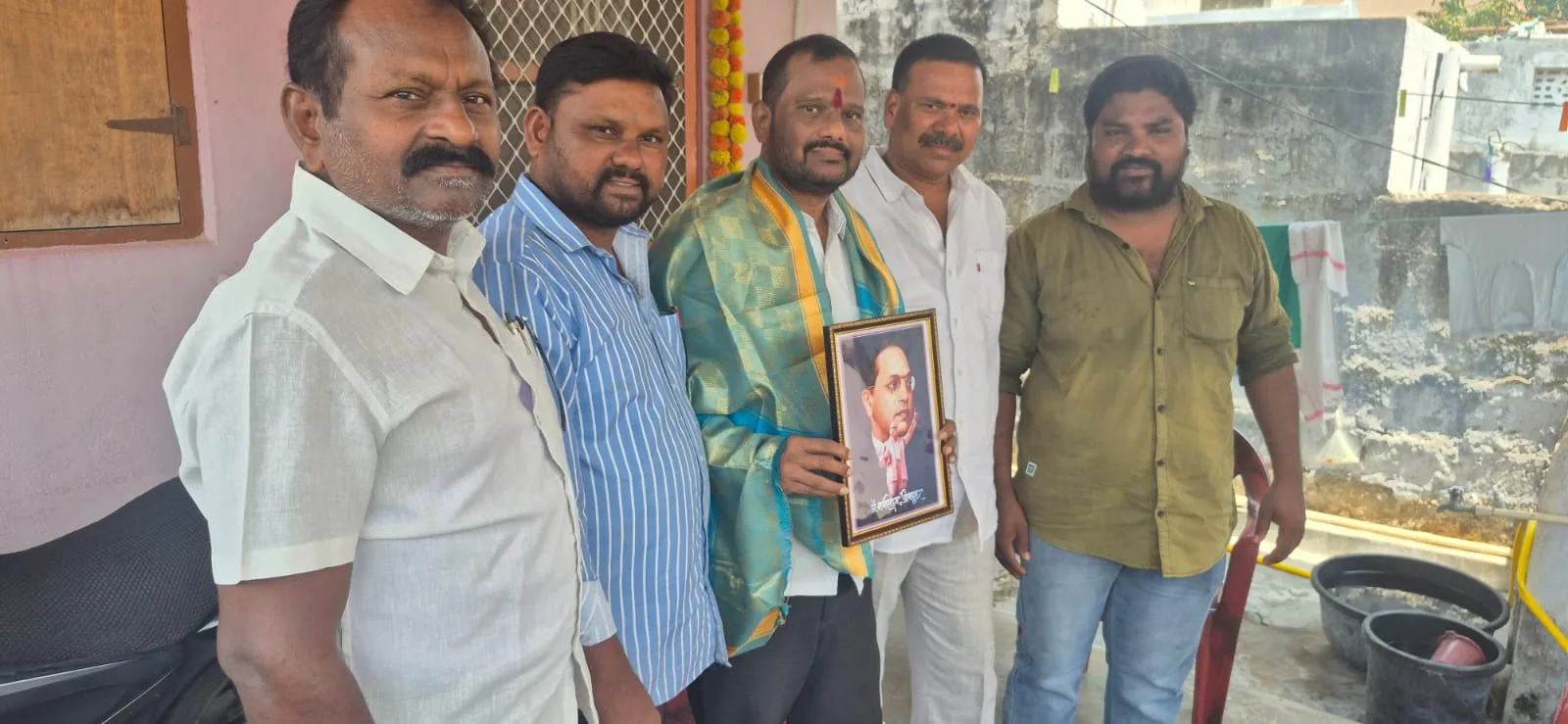 శ్రమశక్తి అవార్డు గ్రహీత ఈదునూరి పర్వతాలకు ఘన సన్మానం….