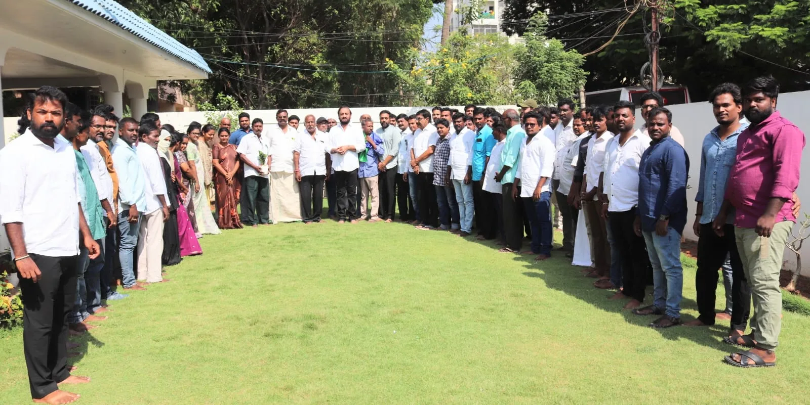 ప్రసన్న కుమార్ రెడ్డిని మర్యాదపూర్వకంగా కలిసిన పడుగుపాడు నూతన గ్రామ కమిటీ