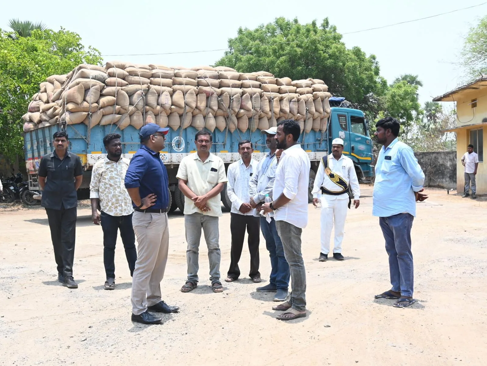 మొక్కజొన్న నిల్వకు రంగాపూర్‌లో అదనంగా 5 వేల మెట్రిక్ టన్నుల సామర్థ్యం సిద్ధం –జిల్లా కలెక్టర్ కోయ శ్రీ హర్ష
