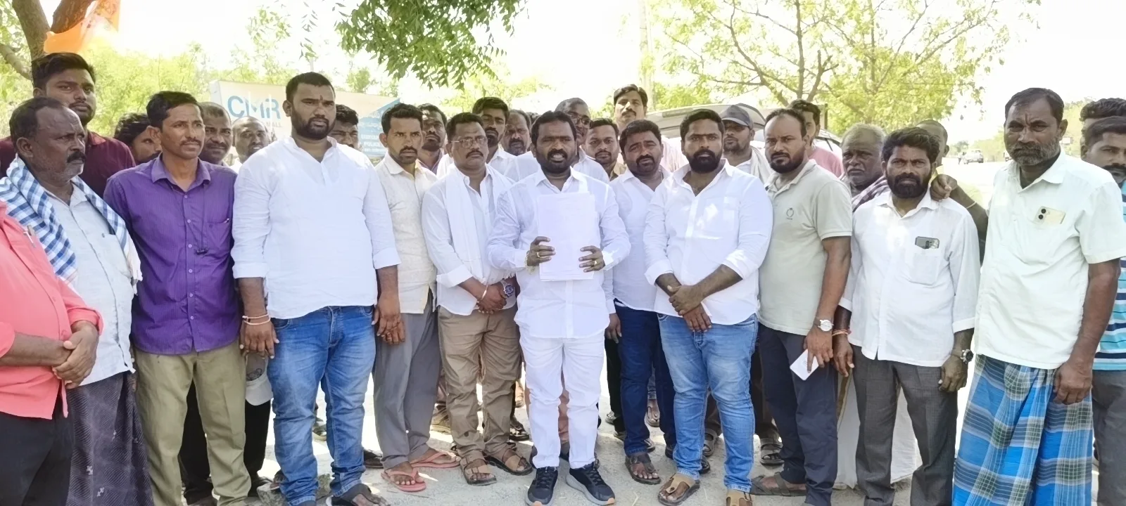 పేదల జోలికి వస్తే ఊరుకోం: వట్టే జానయ్య యాదవ్