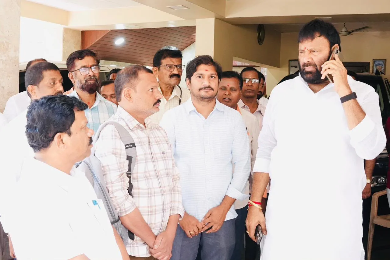 కుత్బుల్లాపూర్ నియోజకవర్గానికి చెందిన పలువురి శుభకార్యాల ఆహ్వాన పత్రికలు