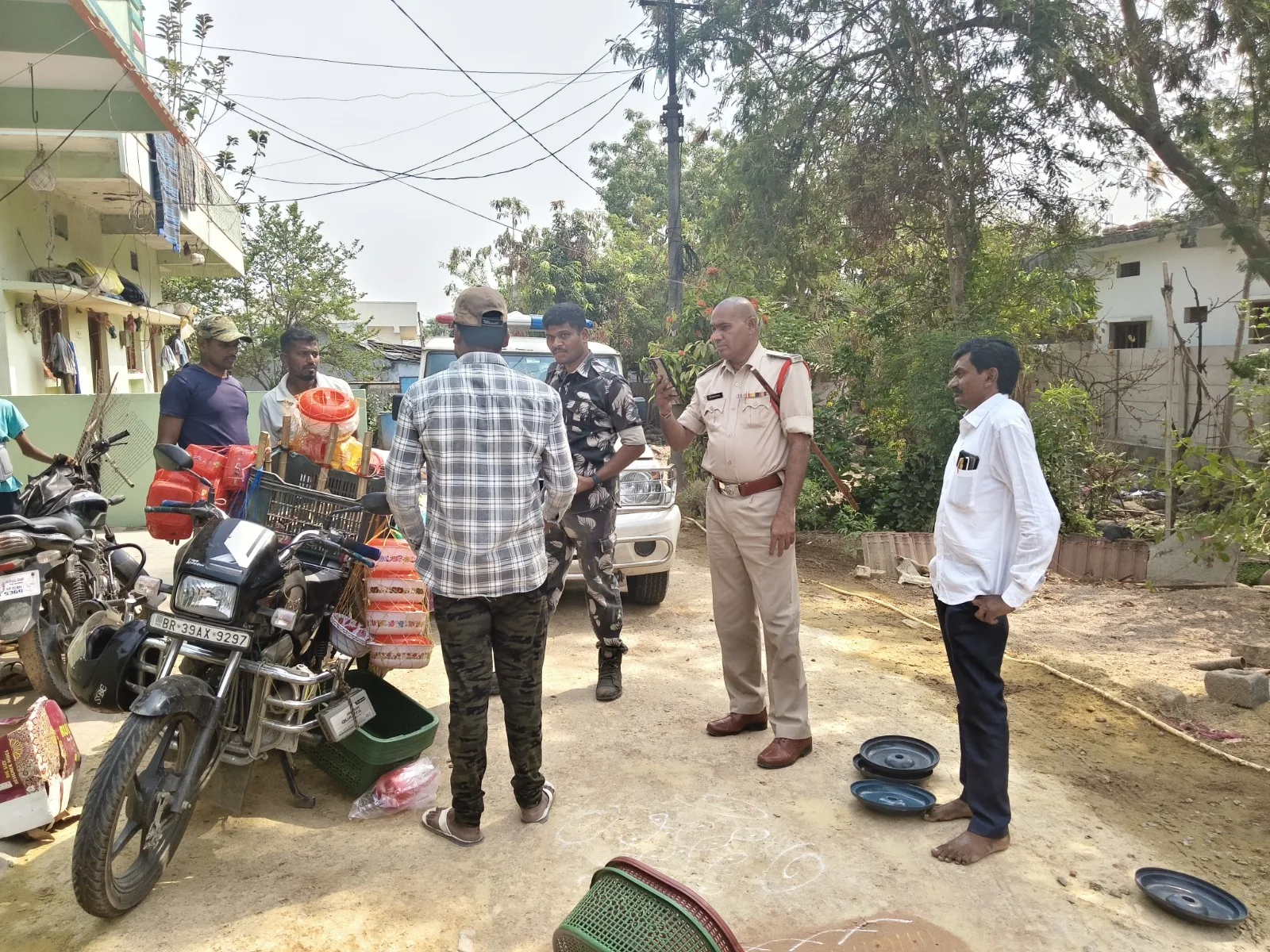 పాత మొబైల్స్ పేరుతో మోసాలు.. అప్రమత్తంగా ఉండాలంటున్న పోలీసులు…