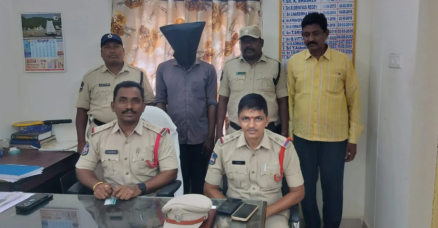 గంజాయి విక్రయిస్తున్న వ్యక్తి అరెస్ట్