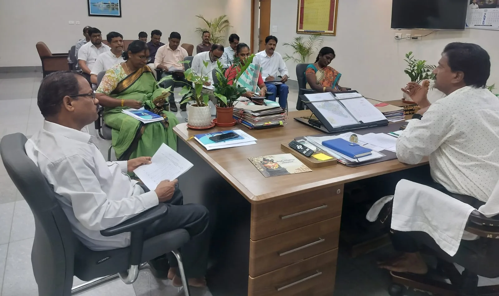 గ్రామీణ ఉపాధి హామీ పథకంలో ప్రతి కార్మికుడికి పని కల్పించేందుకు చర్యలు