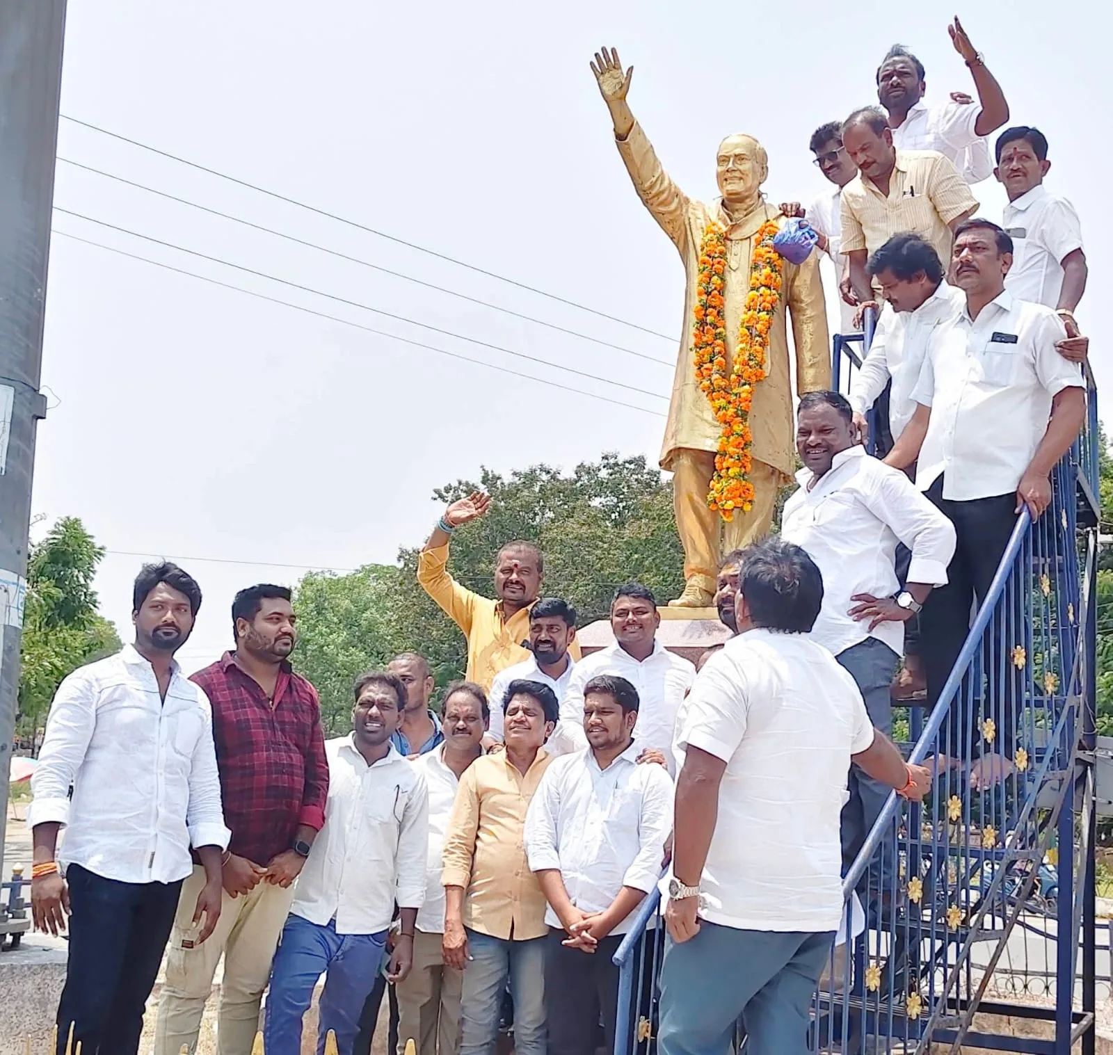 భారత ఆధునికతకు పునాది వేసిన రాజీవ్ గాంధీకి ఘన నివాళులు.. రామగుండంలో కాంగ్రెస్ నేతల స్మరణ….