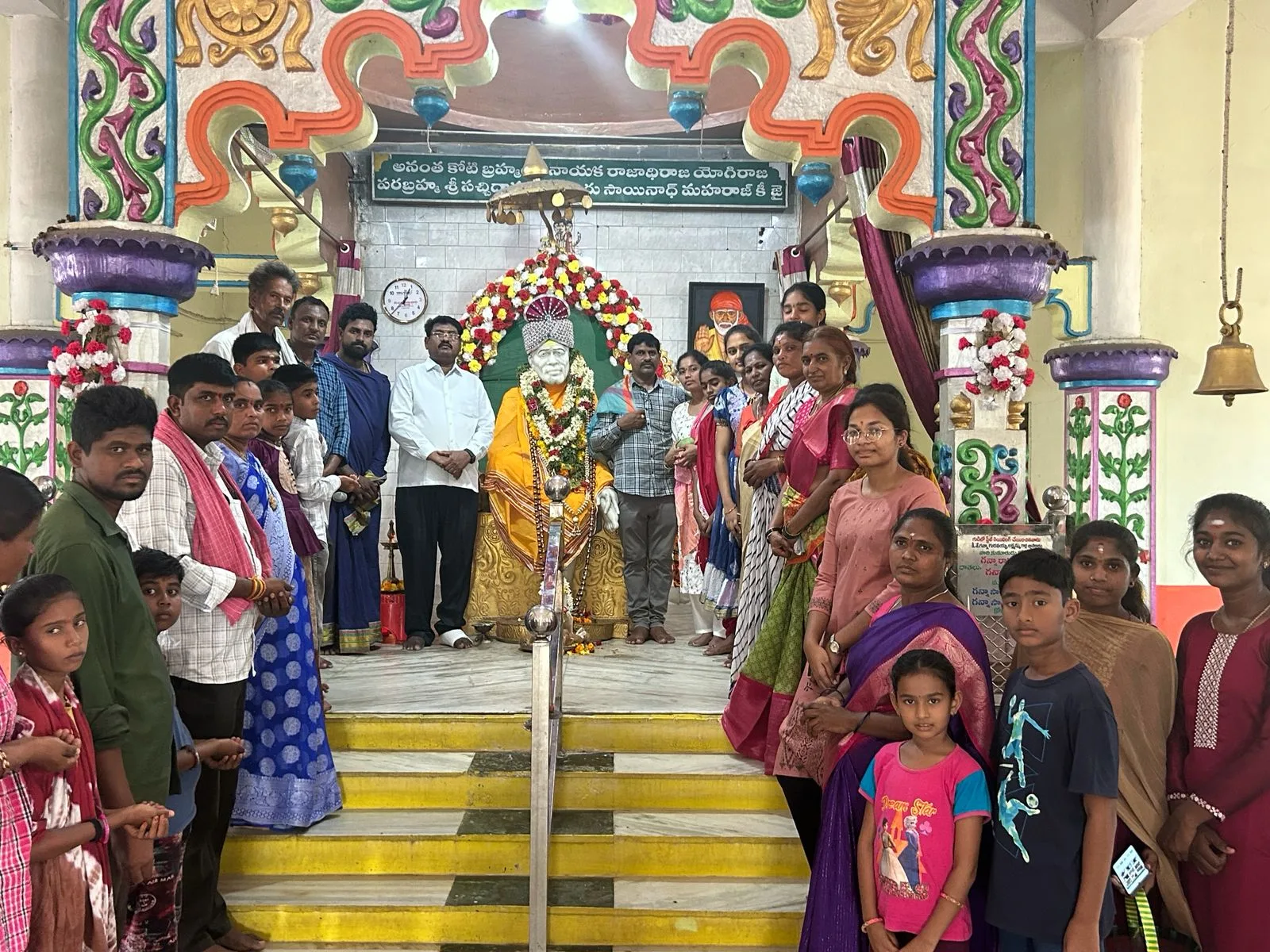 నల్లబండగూడెం సాయి మందిరంలో విశేష పూజలు, అన్నదానం..