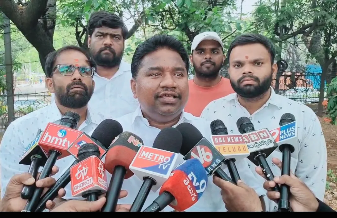 వనపర్తి డిఎస్ఓ అక్రమాల వల్ల ప్రభుత్వం ఆప్రతిష్టపాలు