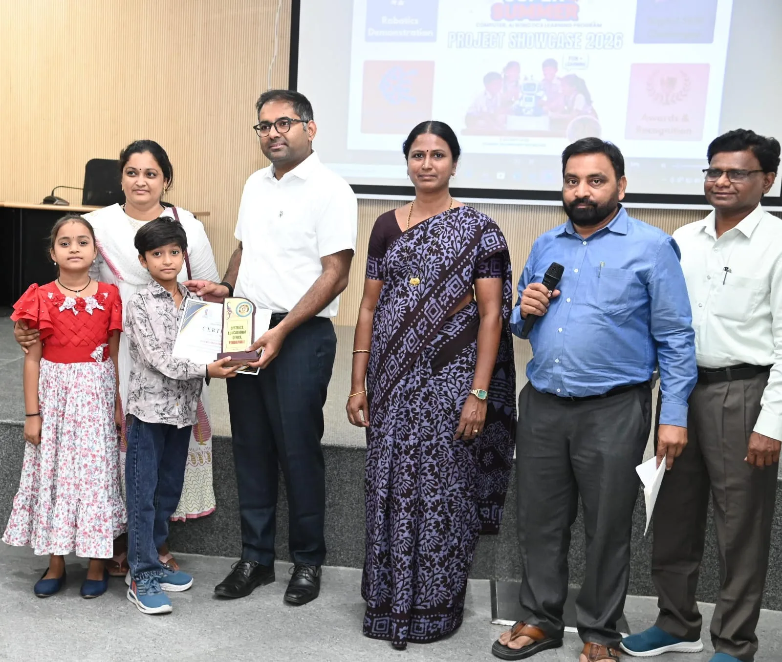 ప్రభుత్వ విద్యార్థులకు ఏఐ – రోబోటిక్స్ శిక్షణ