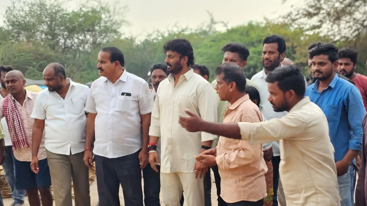 వడ్ల నిల్వలపై ఎమ్మెల్యే రాజ్ ఠాకూర్ ఆకస్మిక తనిఖీ రైతులు ఆందోళన చెందొద్దు..
