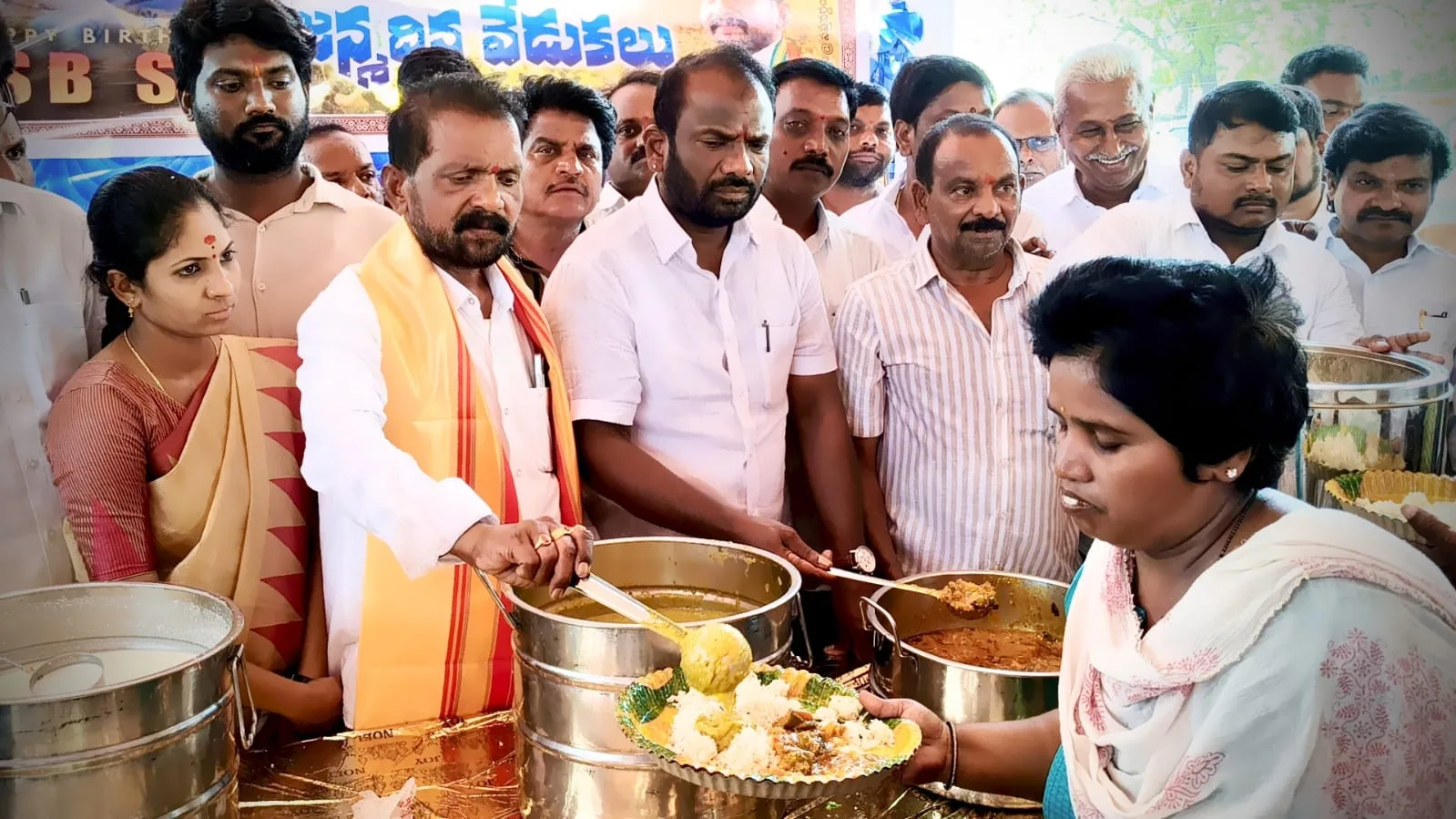 కాంగ్రెస్ నాయకుల ఆధ్వర్యంలో మంత్రి శ్రీధర్ బాబు జన్మదిన వేడుకలు