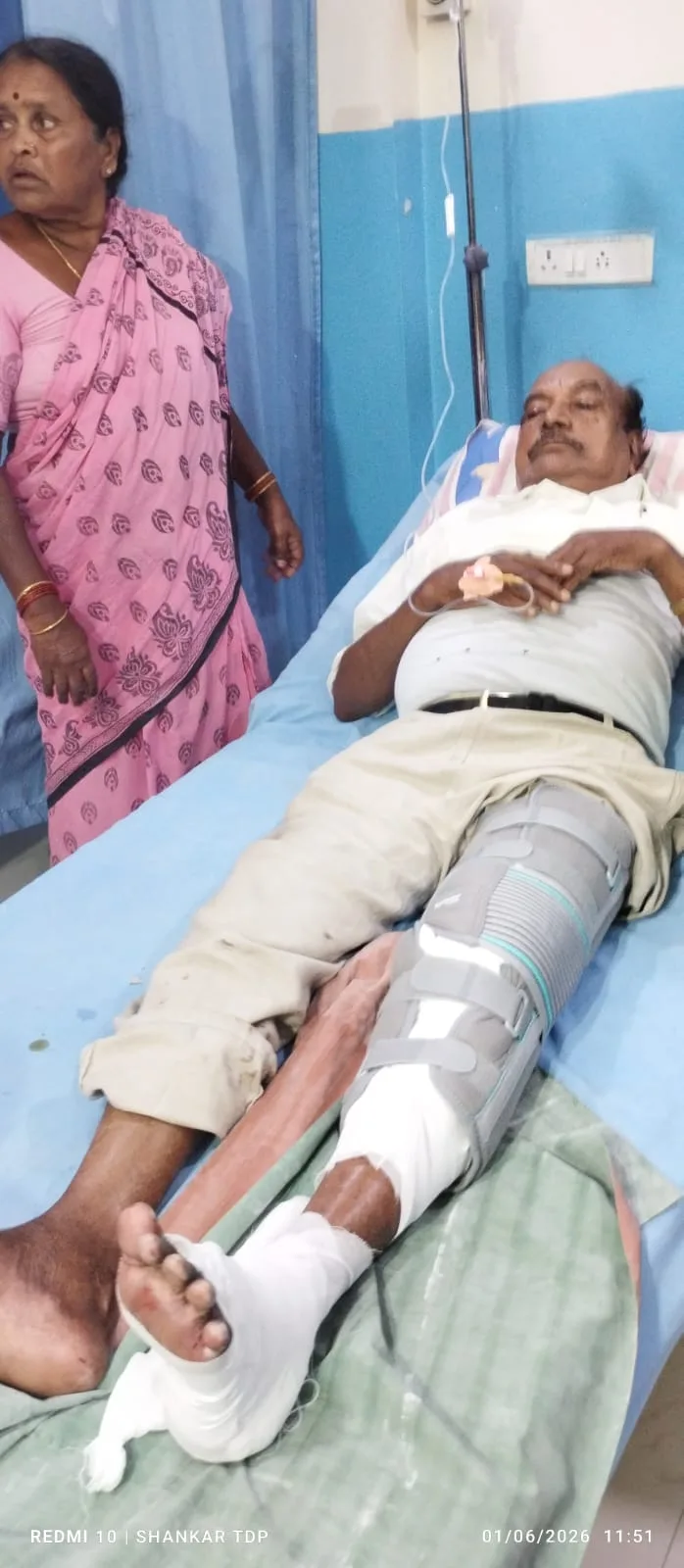 రోడ్డు ప్రమాదంలో తెలుగుదేశం పార్టీ నాయకులు బొలెమొని రాములు కు తీవ్ర గాయాలు