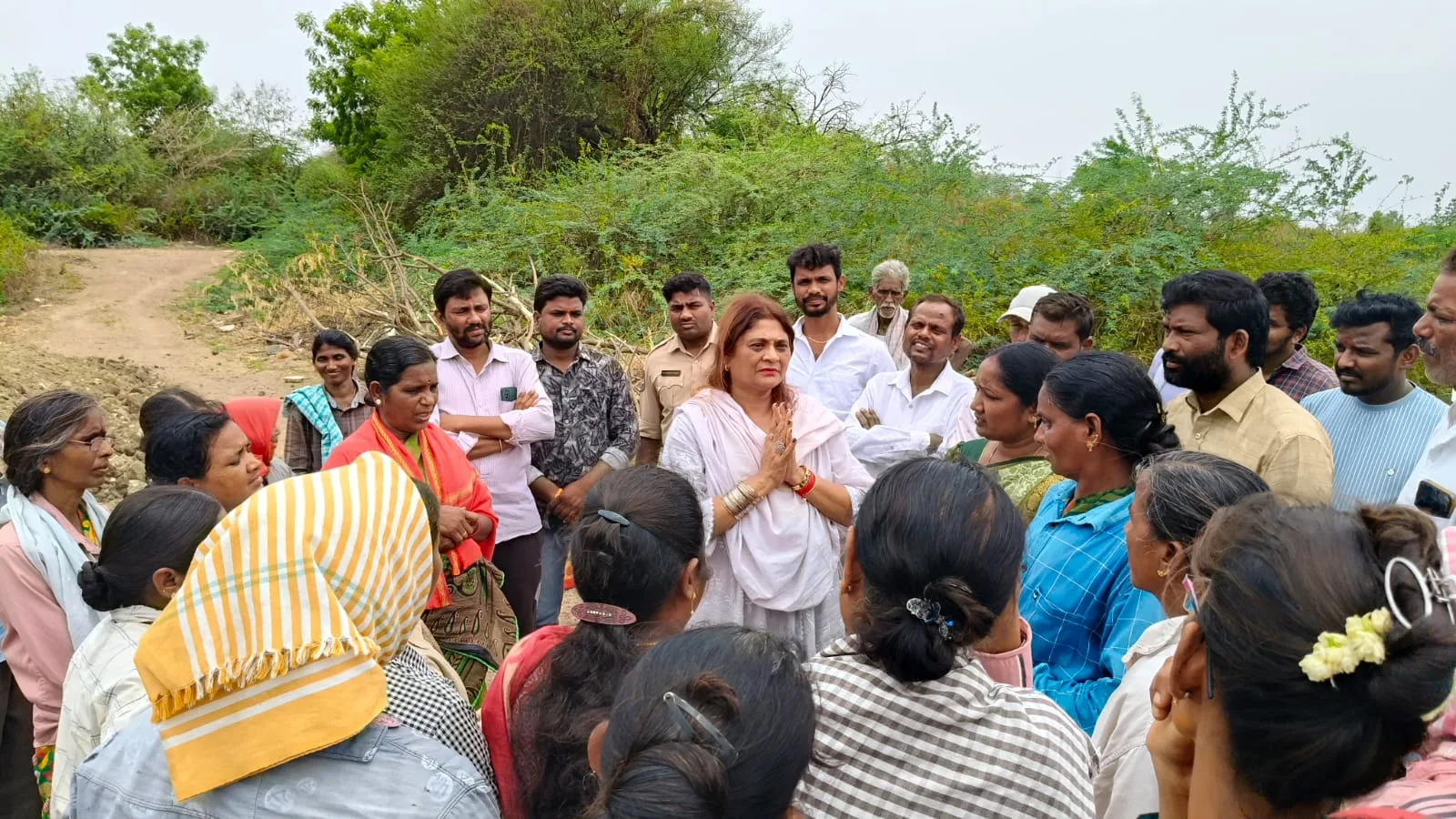 ఉపాధి కూలీల సమస్యల పరిష్కారానికి కృషి చేస్తాం..