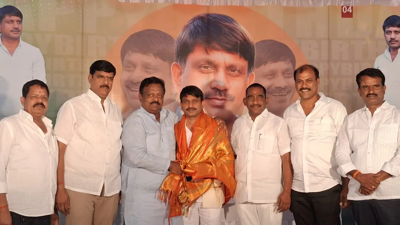 గాగిలాపూర్ సీనియర్ కాంగ్రెస్ నాయకులు హరి  పుట్టినరోజు
