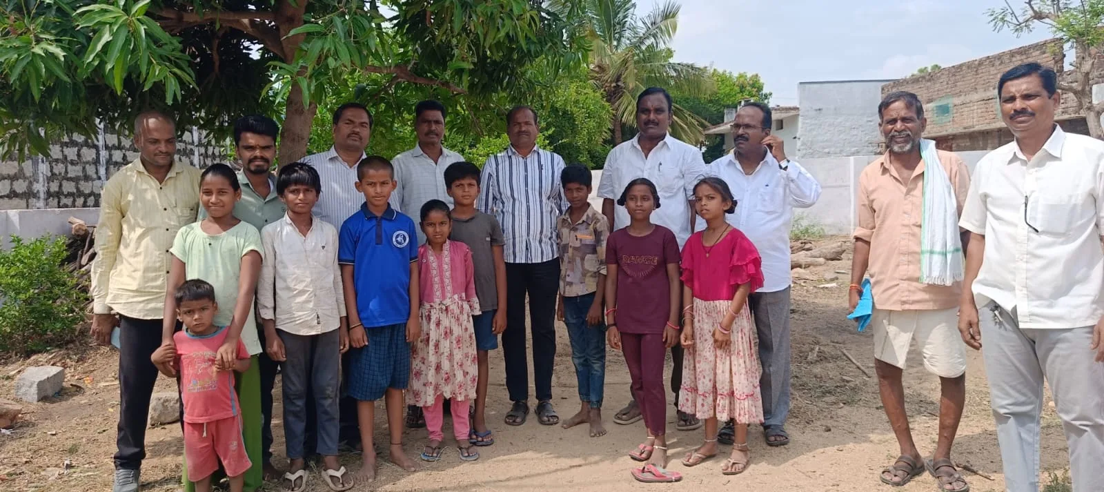 పామీరెడ్డి పల్లి గ్రామం లో ఇంటింటా బడిబాట కార్యక్రమం