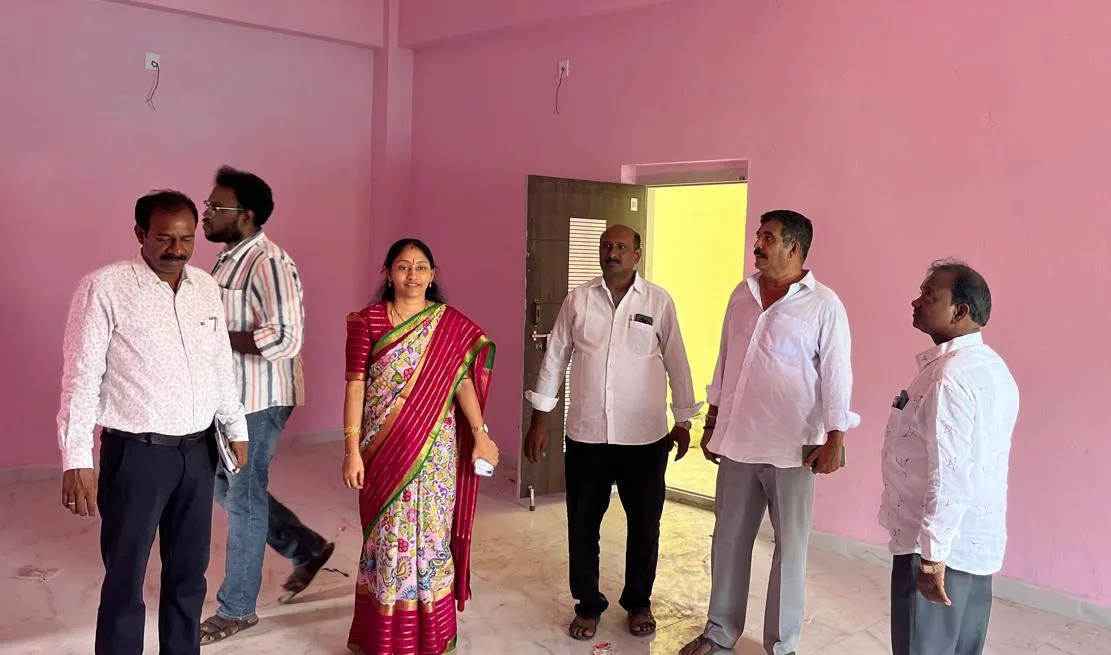 నూతన మున్సిపాలిటీ భవనాన్ని సందర్శించిన బుచ్చి చైర్పర్సన్ మోర్ల సుప్రజ