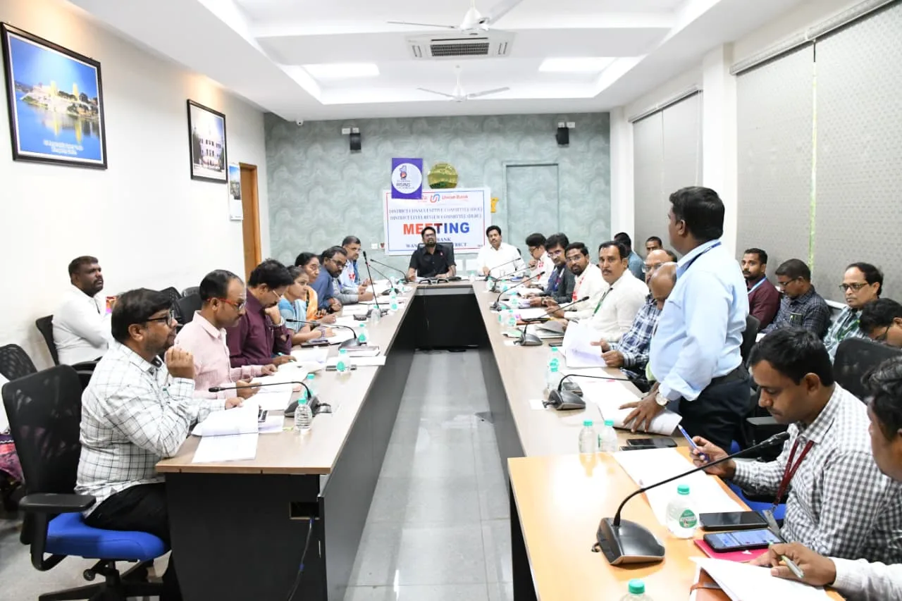 అర్హులైన రైతులు, విద్యార్థులు, స్వయం ఉపాధి లబ్ధిదారులకు రుణాలు