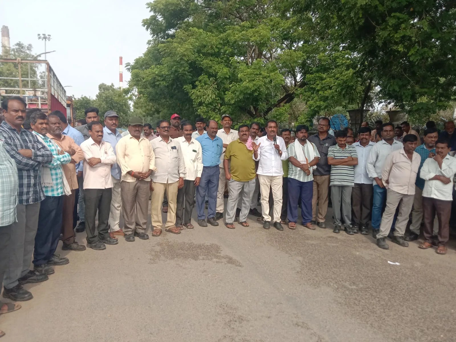 ఎన్టీపీసీ కాంట్రాక్ట్ కార్మికుల ఆవేదన… – హామీలు ఎక్కడ..? పరిష్కారం ఎప్పుడు..?