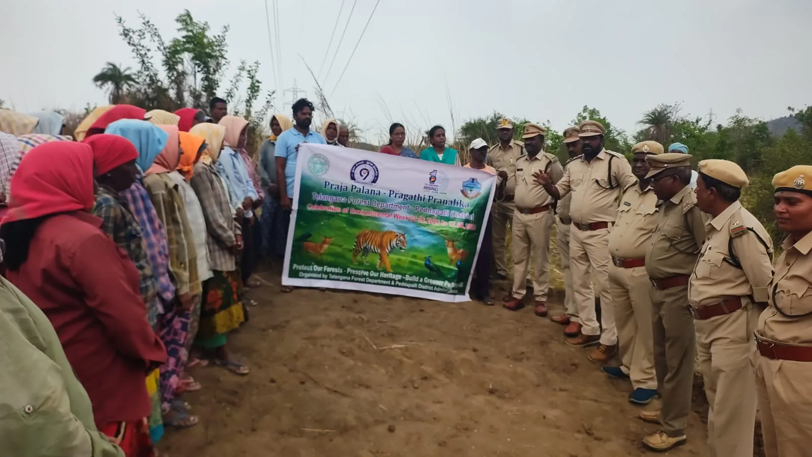 అడవుల సంరక్షణలో ప్రజల భాగస్వామ్యం అవసరం.