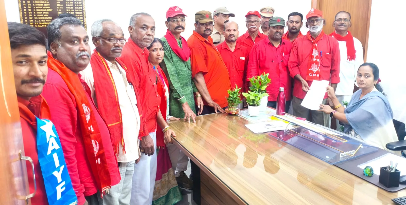 సంపద కార్పొరేట్‌లకు… భారాలు ప్రజలకు – ఇదే మోడీ ఆర్థిక విధానం
